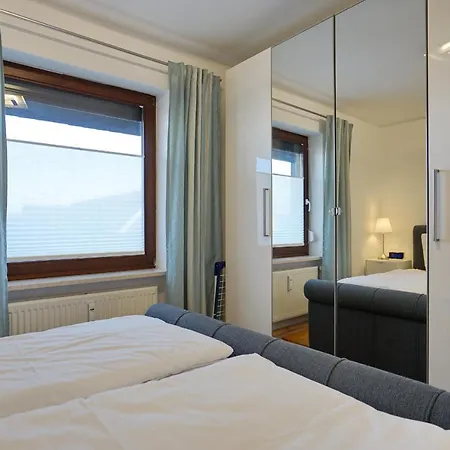 Schloss Am 41 Mit Seitlichem Hafenblick